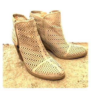 Esprit heeled booties